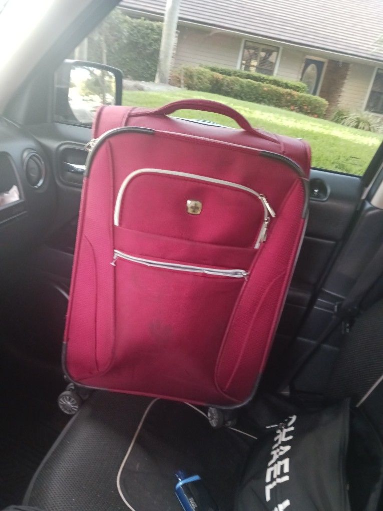 Swiss Gear 4 Wheels Carryon Great Condition 19 Firm