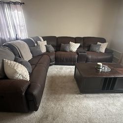 ✨ Brown Leather Reclining Sectional – Excellent Condition! ✨