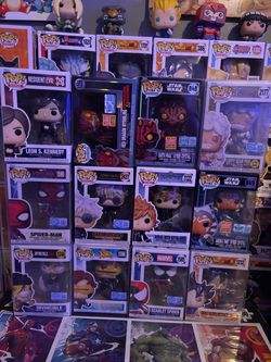 Funko pops!! Anime, gaming, Star Wars!! W/protectors