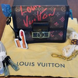 Bold Statement Purse 