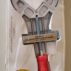 Merle Adjustable Corner Clamp Band Vise 2 5/8 x 2 5/8 to 69 x 69" Sq 