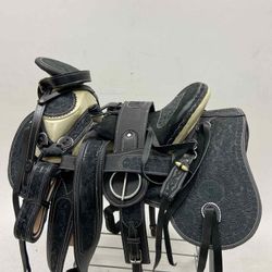 Montura Con Bordados Charros