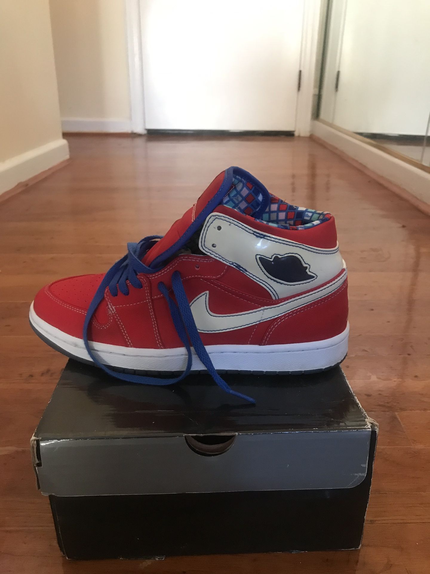 Air Jordan 1 Retro LS size 9.5 excellent condition