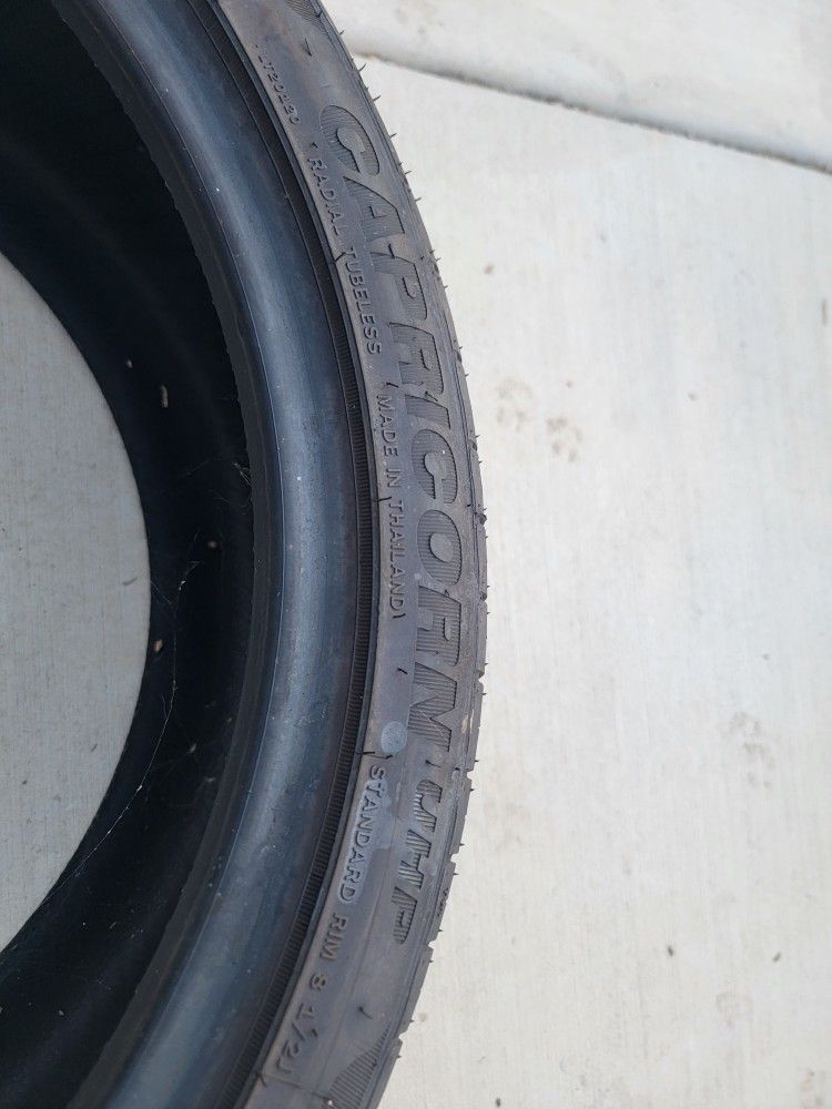 19in Tire 235/40r19