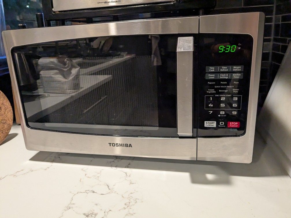 Large Countertop Microwave