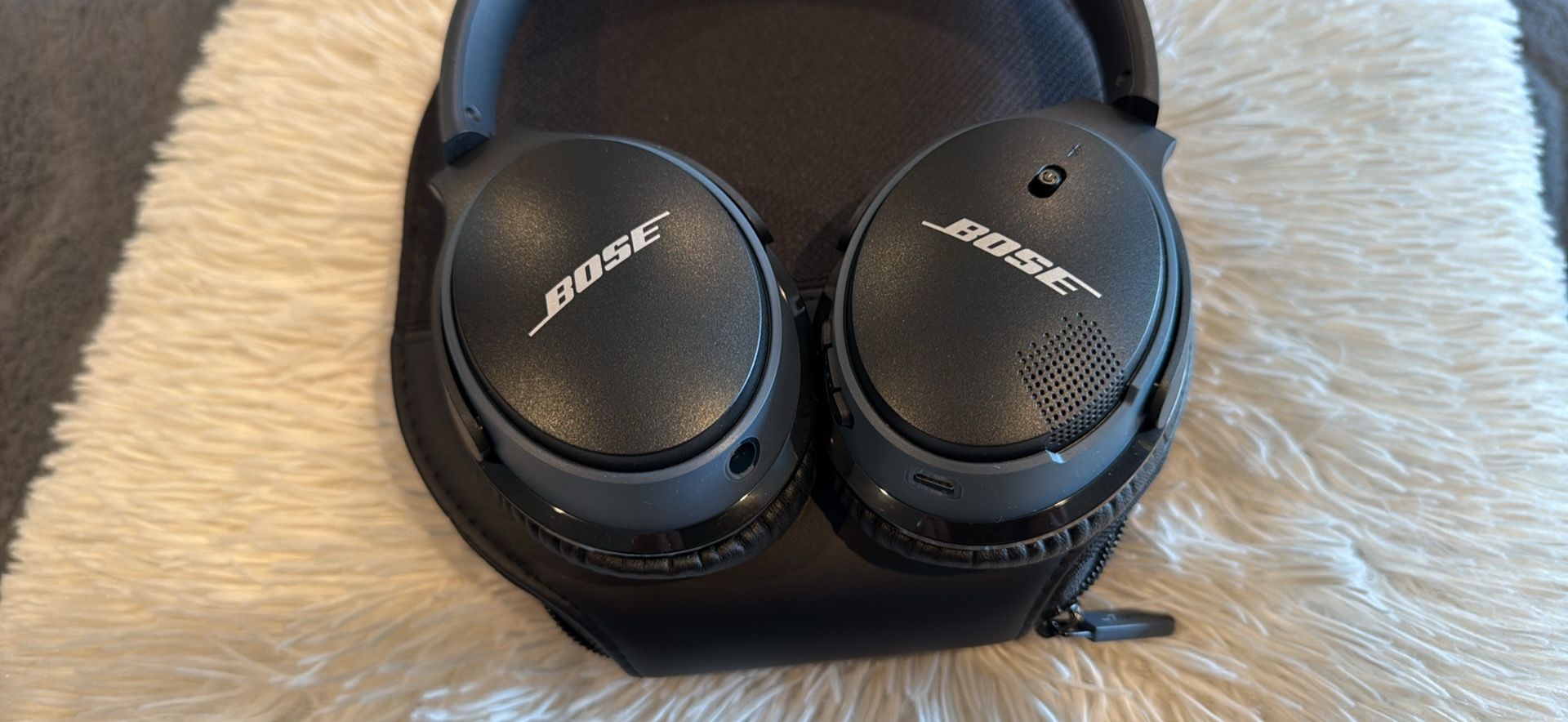 LIKE NEW - SoundLink® around-ear wireless headphones II - TOP OF THE LINE
