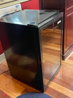Vissani Wine Cooler MVWC52B - Great Condition!