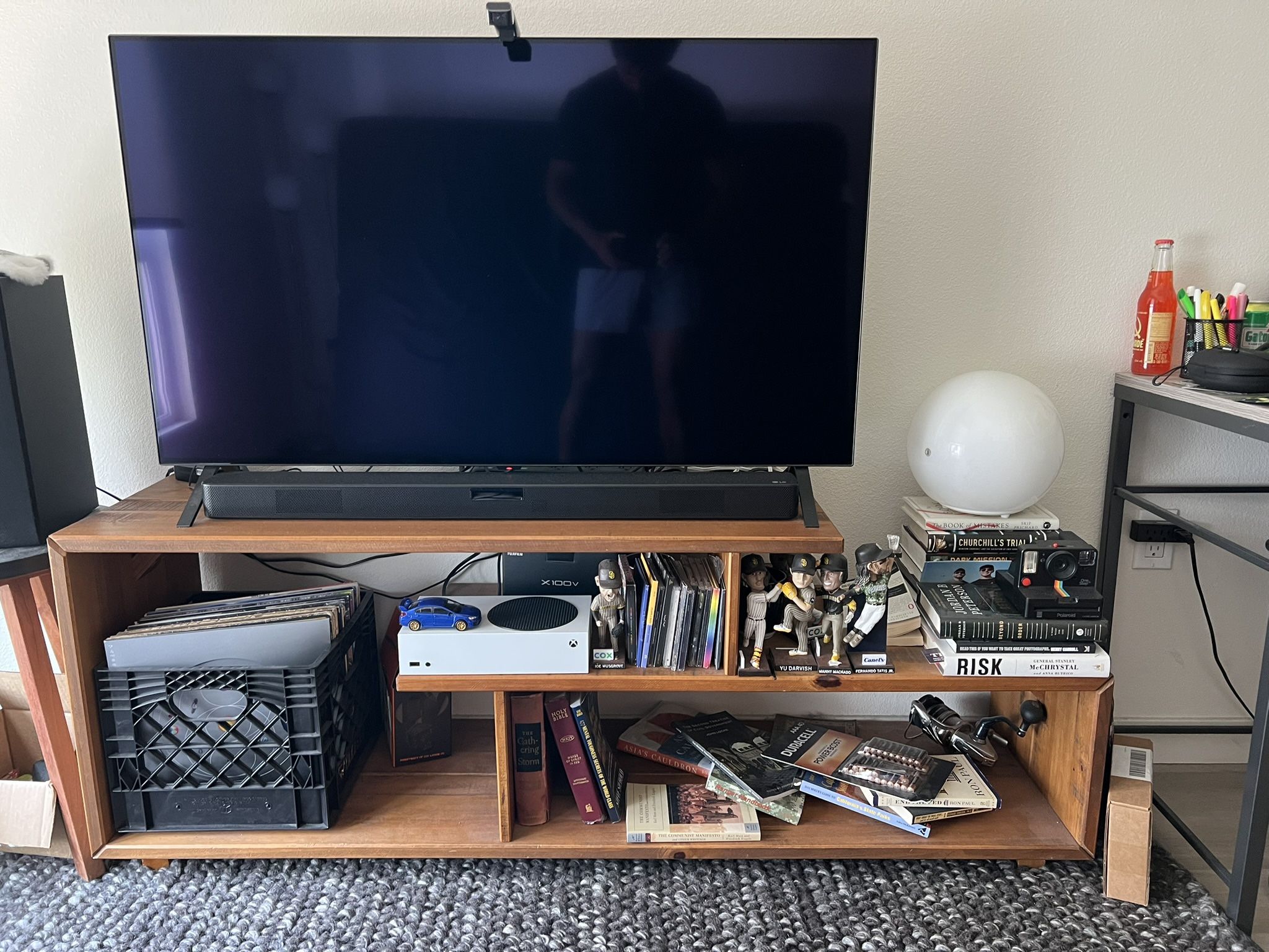 TV Stand/console/entertainment center