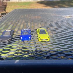 Tesla. Porsche Karma 
