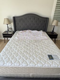 Queen Size Bed 