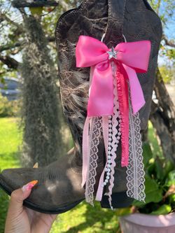 Pink edition boot bows