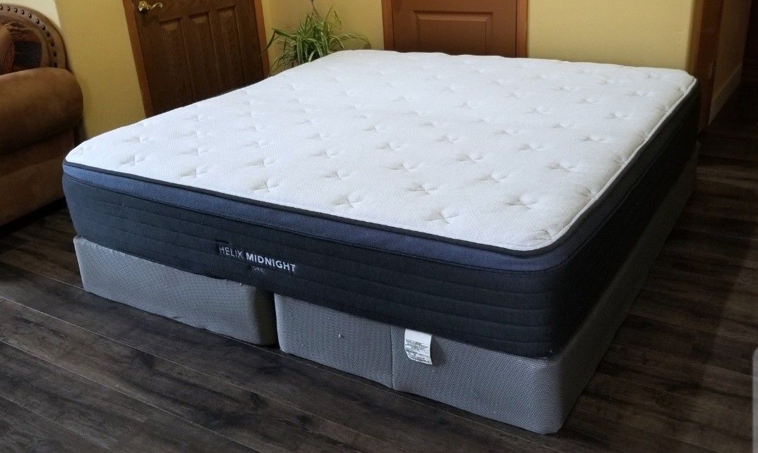 Newer King Helix Midnight Luxe 14" Hybrid Pillowtop Mattress and Simmons Boxsprings