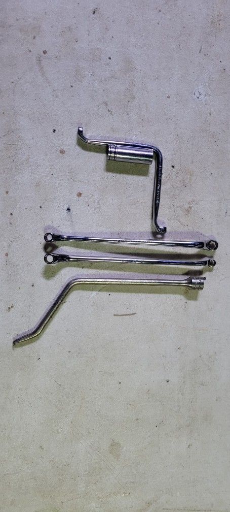 Lot of 5 snap on Wrenches, tools