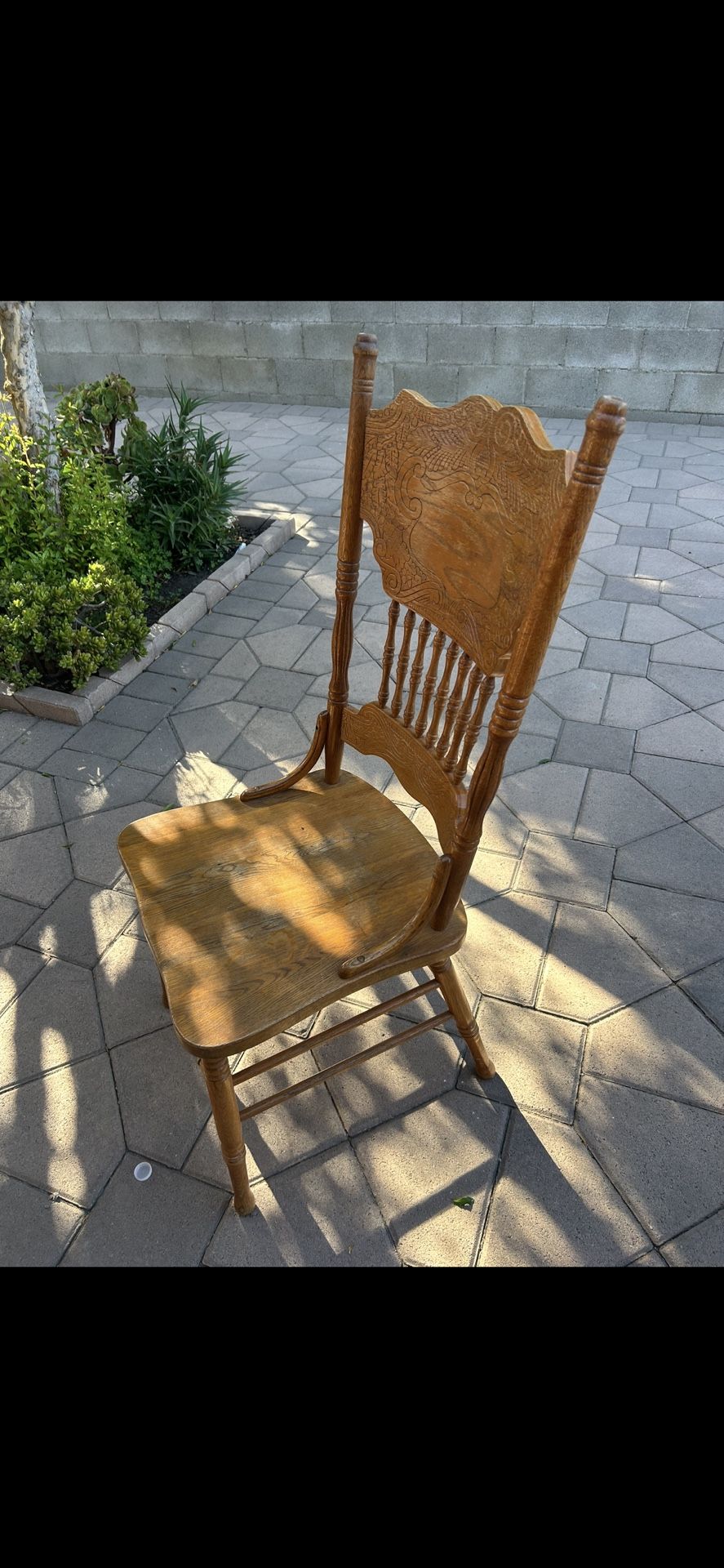 4 Chairs And 2 Armchairs