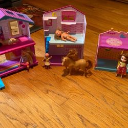 Doll  Houses 