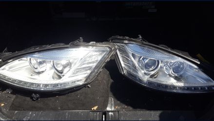 2012 Mercedez benz s550 left and right head lights