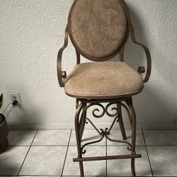 Bar Stool.  Very Good Quality.    Very Sturdy  89.00