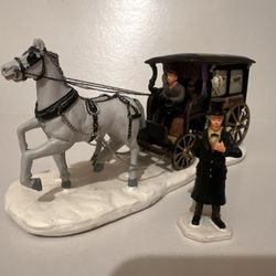 Lemax Spooky Town Undertaker's Carriage stagecoach with box Halloween