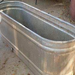 123 Gallon Stock Tank, Galvanized Steel.