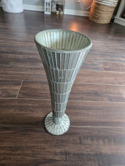 Glass vase