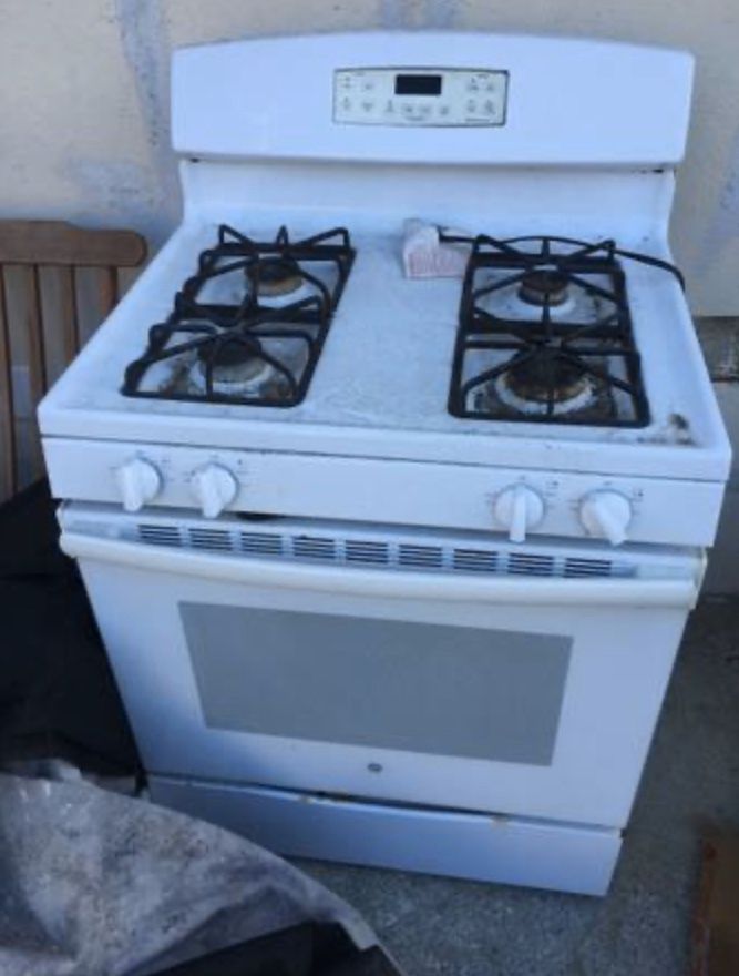 GE 4-Burner Gas Stove/Oven