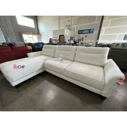Living room sectional sofa  // Limited Time Offer 