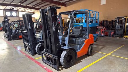 Toyota 5,000lb Pneumatic Forklift For Sale