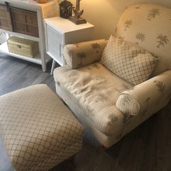 Oversize chair and ottoman