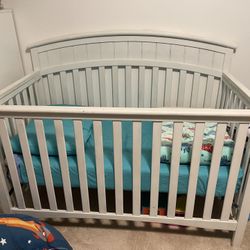 White Crib With Matters 