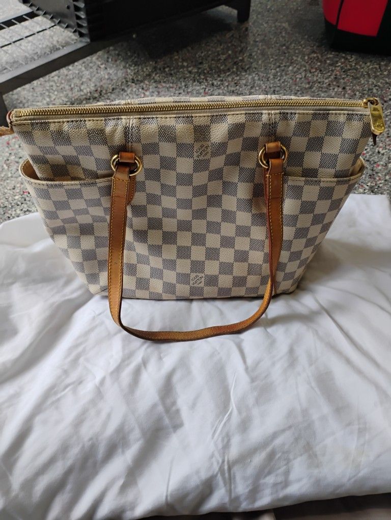 Louis Vuitton Totally PM Handbag