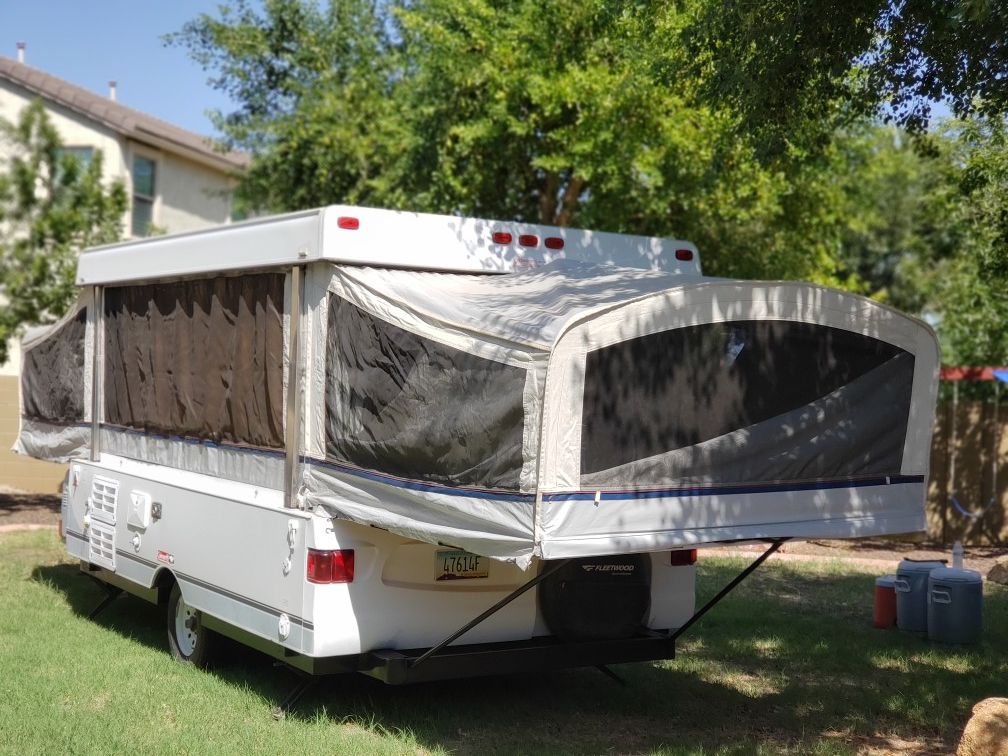 Coleman Fleetwood Westlake Popup Camper Trailer