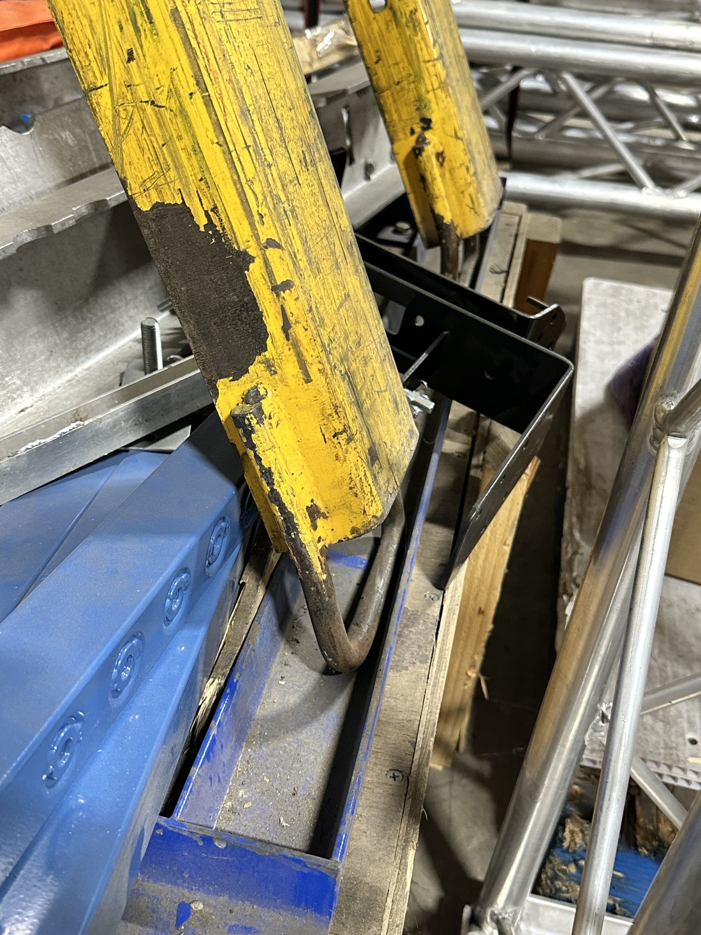 Forklift extensions