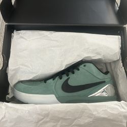 Nike Size 9.5