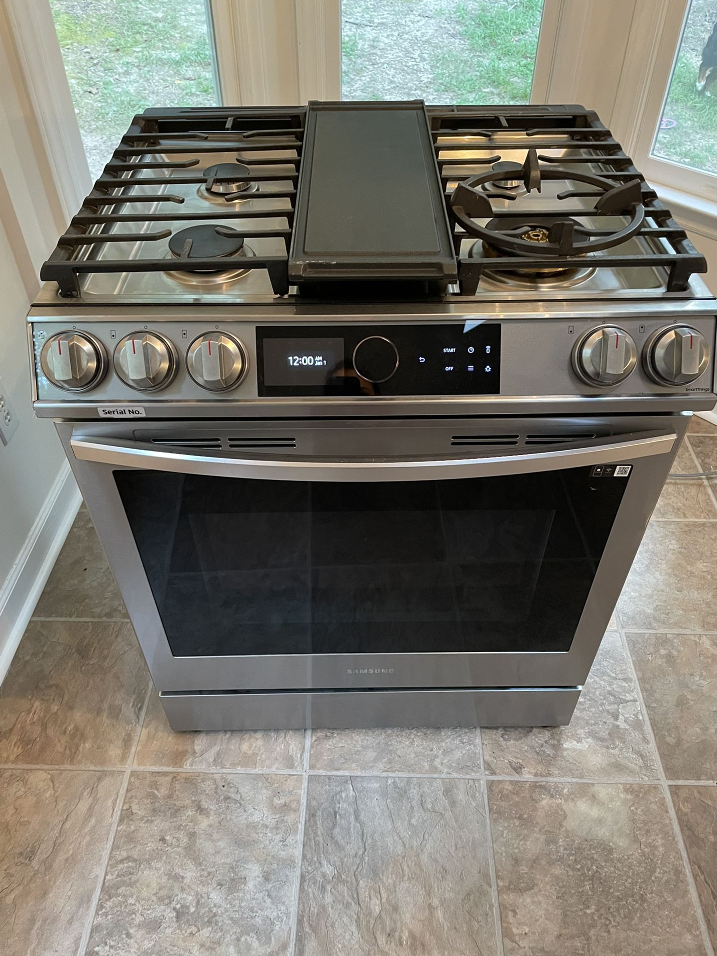 Like New, Barely Used Samsung Smart Oven With Gas Range