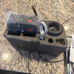 🚗 BMW Tire Mobility Kit – Inflator, Sealant, and Tow Hook – Like New