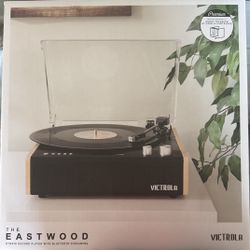 VICTROLA RECORD PLAYER