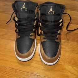 Jordan 1 Metallic Gold GS