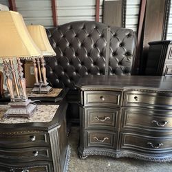 High End Queen Bedroom Set 