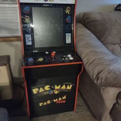 Pac Man Arcade Game