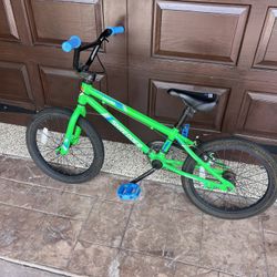 HARO Kids 18” Shredder BMX Bike