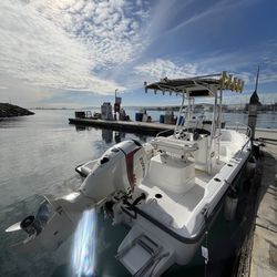 2007 Boston Whaler 190 Outrage