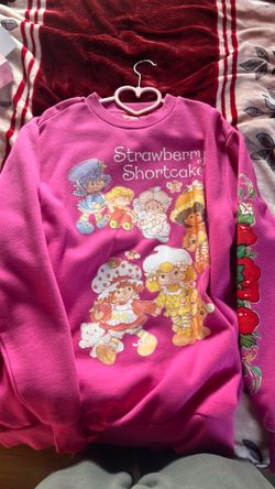 Strawberry short cake crew neck