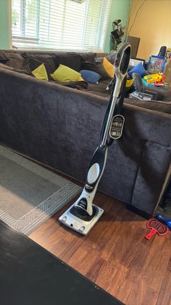 Carpet and hardwood floor shampooer