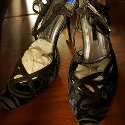 Women's Shoes With 4 Inch Heel,  Laundry by Shelli Segal Elegant Evening Dress Shoes, Size 7.5. Black Great For Party. Good Clean Condition.