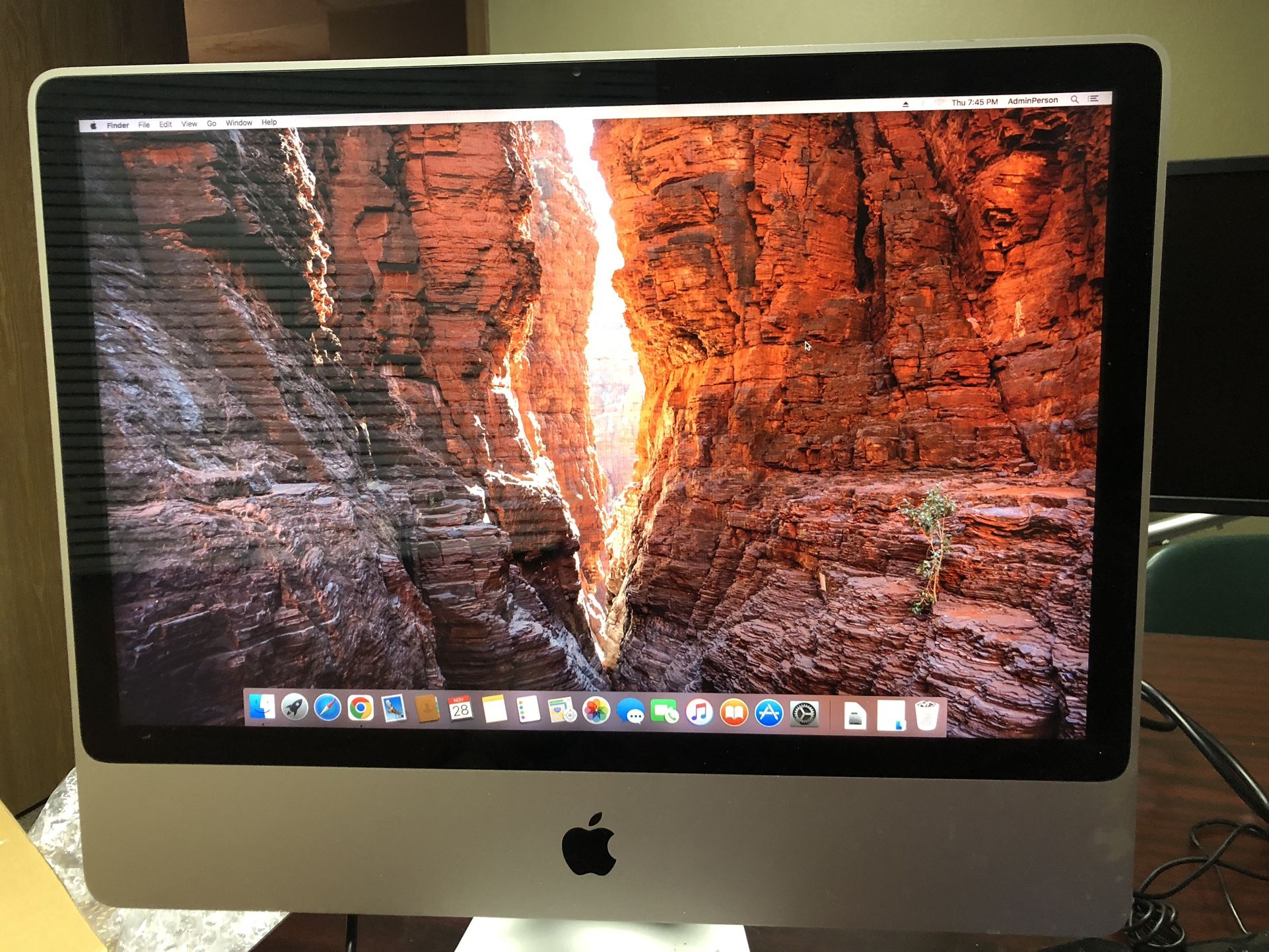 iMac 24”