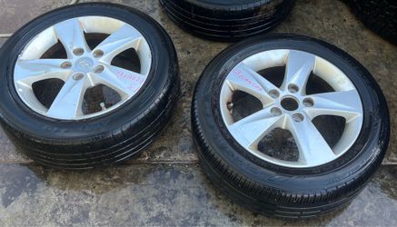 Hyundai Elantra 16 in wheel and tire