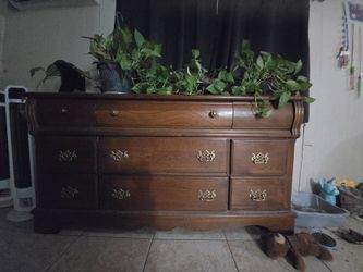 Dresser