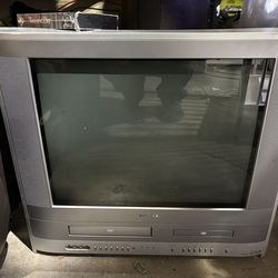 Toshiba 20 inch CRT TV retro gaming VHS DVD player