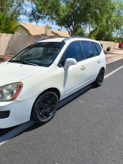 2008 Kia rondo runs good