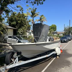 Boston Whaler Outrage Center Console Fishing Boat 